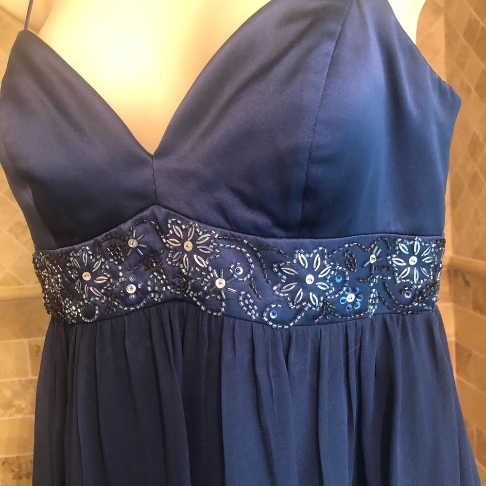 Dress - Picture 3 of 7